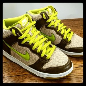 2007 Nike Dunk High Shrek GS Size 6Y (Women's 7.5)